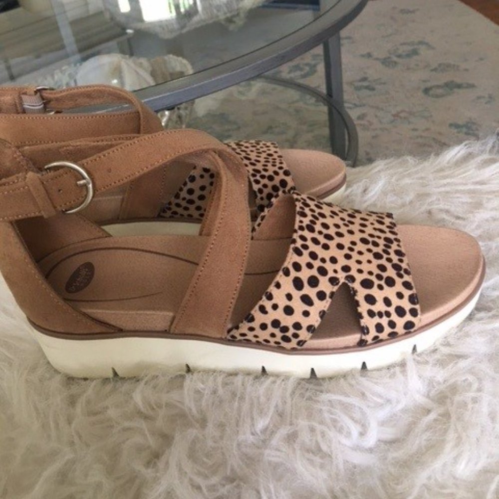NWOT Dr. Scholl's "Good Karma" Sandals - Size 6 - FREE SHIPPING